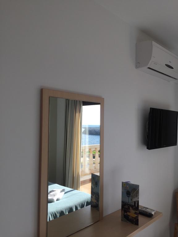 Hostal Sa Prensa Ciutadella  Pokoj fotografie